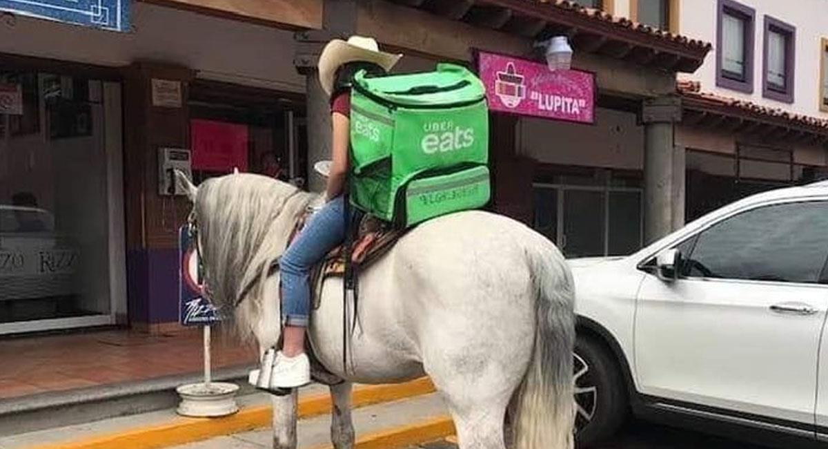 Comida de Uber Eats llega en caballo. Foto: Twitter