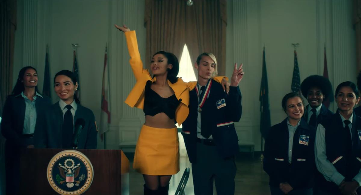 Mira a Ariana Grande como la primera presidenta de EE. UU. en “Positions”. Foto: Youtube Ariana Grande