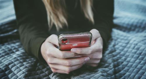 Mujer envía 65 mil mensajes después de su primera cita