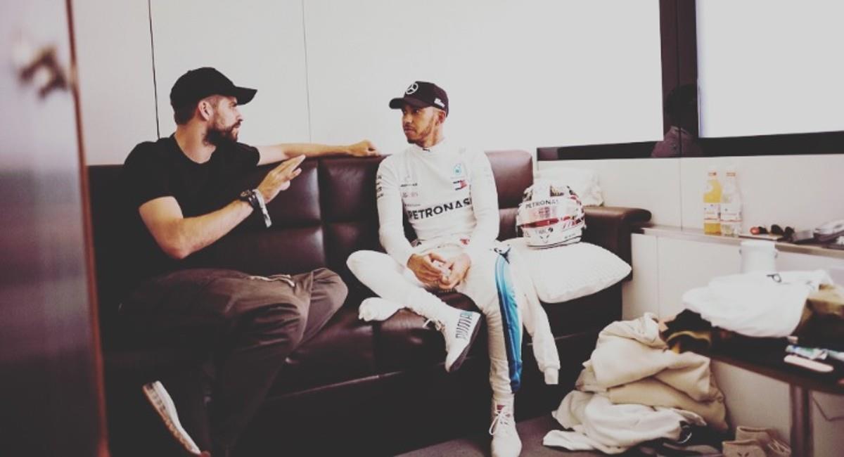 Piqué se incomoda al escuchar el nombre de Lewis Hamilton. Foto: Instagram