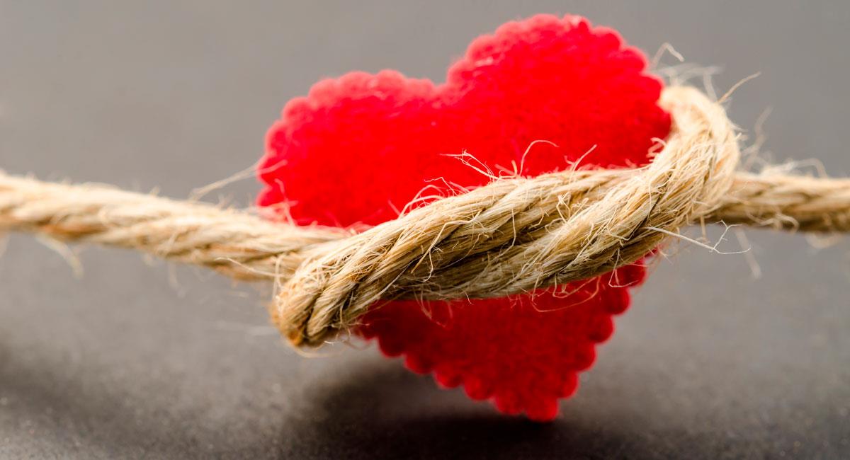 Cómo saber si te hicieron un amarre de amor. Foto: Shutterstock