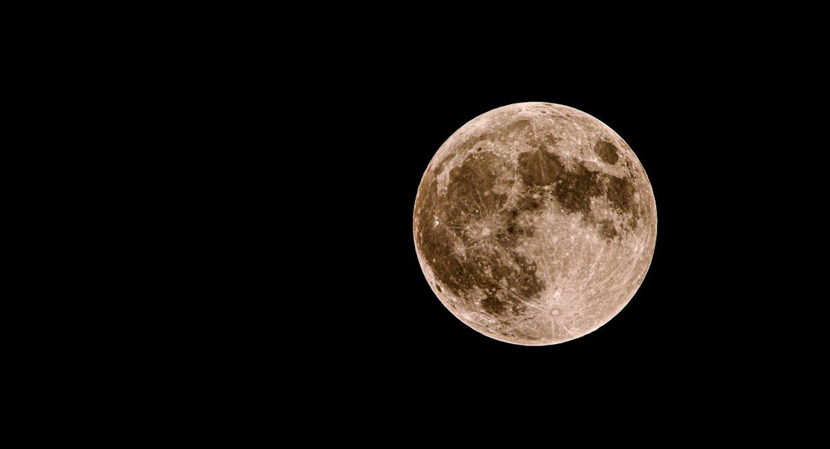 Luna llena de marzo 2024 como “Luna de Gusano”. Foto: Shutterstock