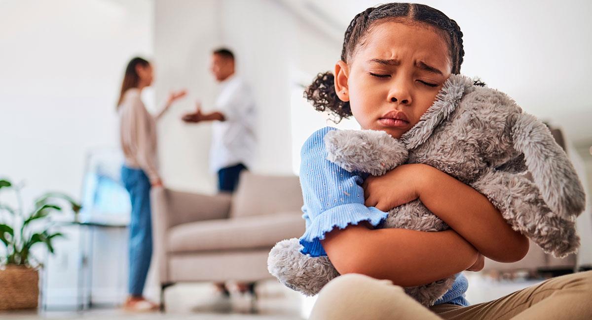 Los hijos siempre sufren durante una separación. Foto: Shutterstock