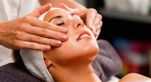 Un masaje facial puede mejorar la salud mental
